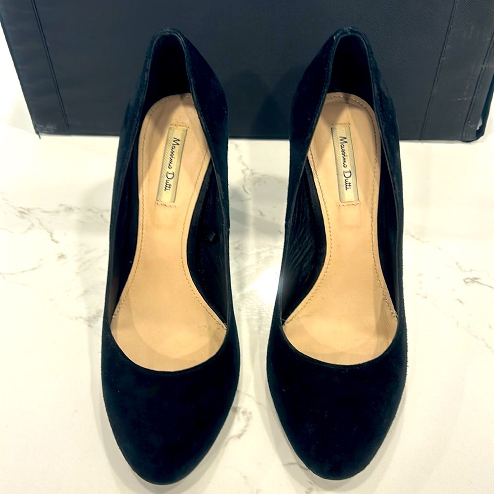 Massimo Dutti, Black with golden details.Good condition size 6/36, Heels 8cm